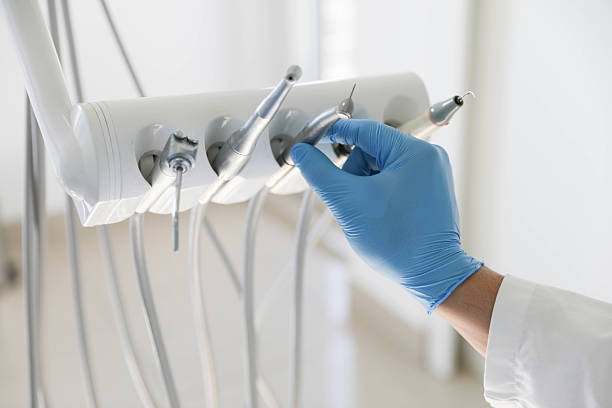 Professional Tooth Extraction technician working in New London, TX